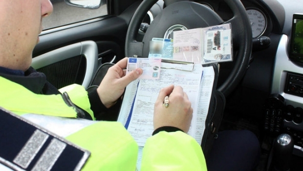 Toți șoferii trebuie să știe asta! Se schimbă legea: ce vor păți cei cu permisul suspendat - permisdecondueceresuspendate9726-1545895946.jpg