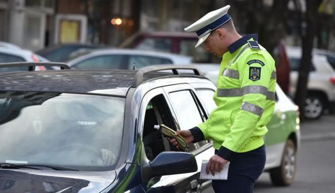Peste 450 de permise de conducere au fost reţinute sâmbătă de poliţişti - permise-retinute-1707061625.jpg