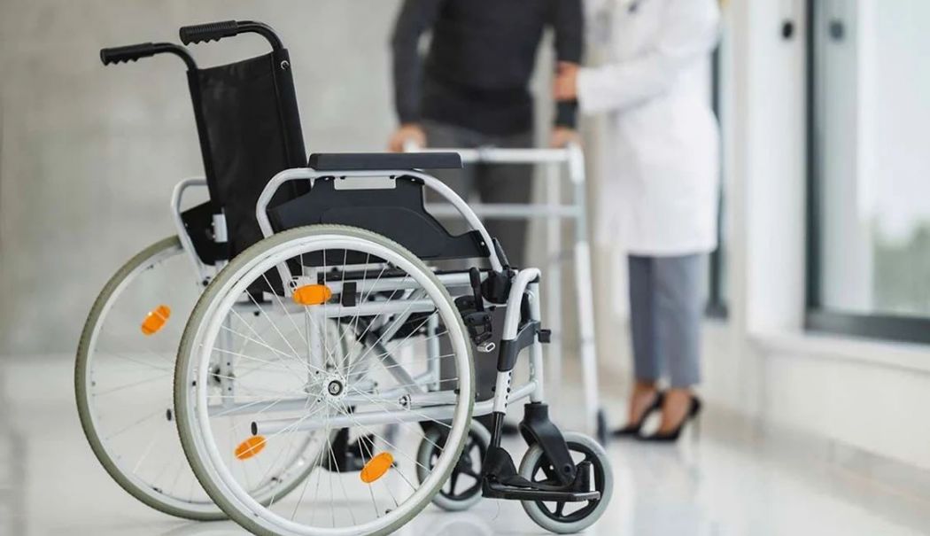 Persoanele cu dizabilități se confruntă cu obstacole majore în exercitarea dreptului de vot în România și UE