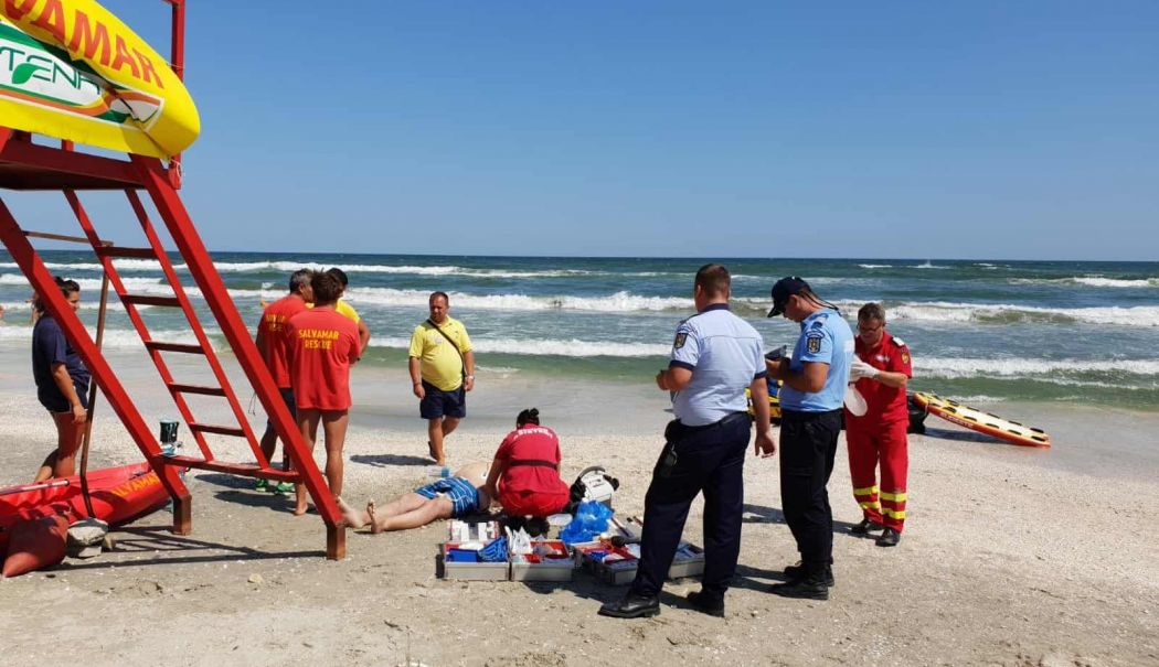 UPDATE Persoanele au fost scoase din apa mării de salvamari, la Jupiter. Nu au avut nevoie de îngrijiri medicale