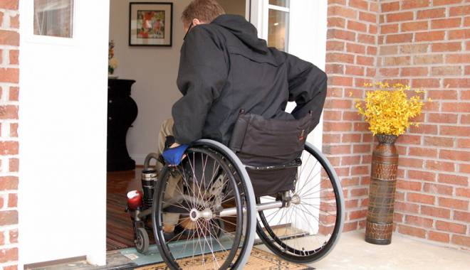 Persoanele cu dizabilități și romii, chemați la cursuri de calificare profesională - persoanelecudizabilitati-1415543248.jpg