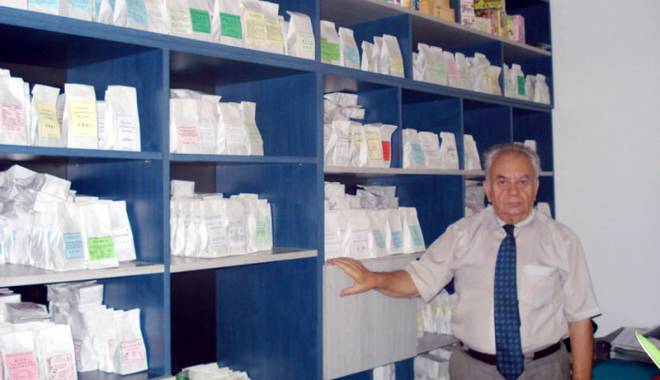 Personalitate  a științei românești, în panoplia Doctor Honoris Causa - personalitate-1435252162.jpg