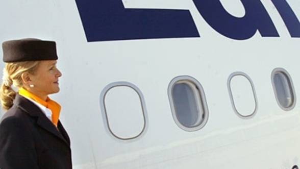 De astăzi, personalul navigant de la Lufthansa este în grevă - personalullufthansaintraingrevai-1346402625.jpg