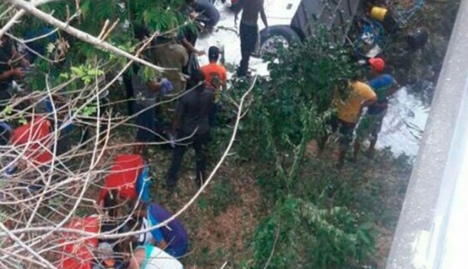 Tragedie în Peru. Peste 15 morți, după ce un microbuz a căzut într-o prăpastie - peru-1489412293.jpg