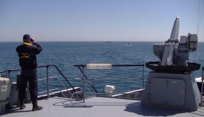 Comandantul pescadorului sub pavilion Turcia, surprins la braconat în Marea Neagră, cercetat în stare de arest preventiv - pescadoare-1558595084.jpg