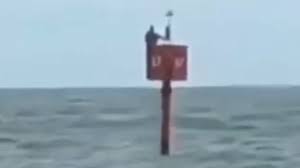 Un pescar din Brazilia a supraviețuit în ocean timp de două zile agățându-se de o geamandură: 