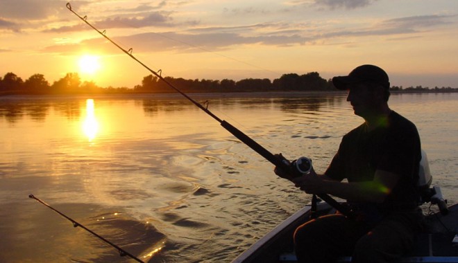 Pescari amatori căzuți în 