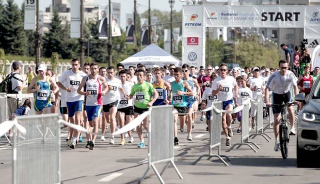 Peste 12.000 de alergători, la startul Semimaratonului București - peste-1431627164.jpg