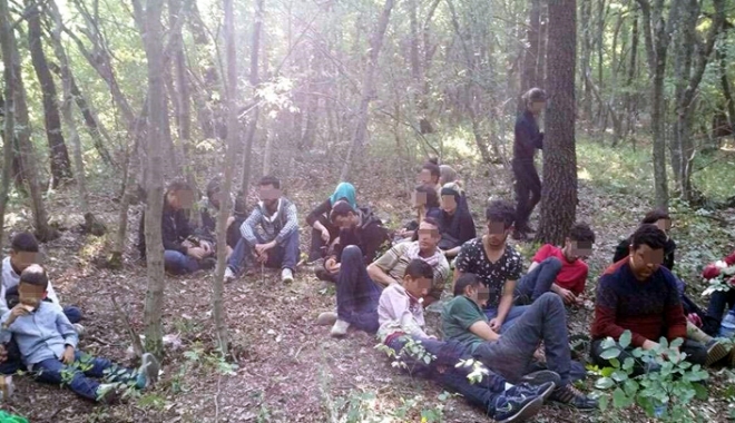 Peste 20 de sirieni prinși de polițiștii de frontieră constănțeni. Călăuzele, reținute - peste-1503236788.jpg