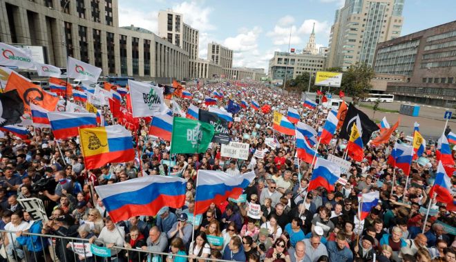 Peste 20.000 de manifestanți la Moscova, pentru a cere alegeri locale libere - peste-1563708934.jpg