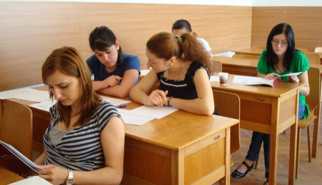 Peste 30 de studenți din toată lumea  vin la Universitatea 