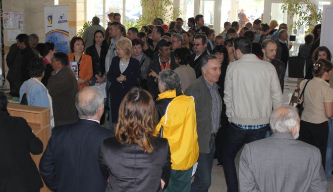 Peste 400 de posturi, scoase la concurs la Bursa generală a locurilor de muncă din Constanța - peste400deposturi-1398186965.jpg
