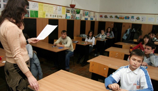 Peste 500 de elevi constănțeni  s-au întrecut la Olimpiada de lingvistică - peste500deelevi-1385303665.jpg