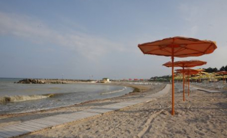 Mult soare și maxime de 26 de grade Celsius, duminică, la Constanța - pestedouamilioanedeturistiauvizi-1349000090.jpg