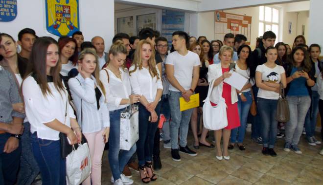 Peste nouă decenii în slujba învățământului tehnologic - pestenouadecenii-1433872637.jpg