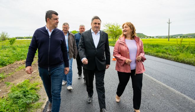 Societatea „Drumuri şi Poduri Constanţa” reabilitează drumul dintre Ivrinezu Mare şi Peştera - pestera-asfaltare-1684156371.jpg