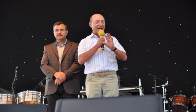 GALERIE FOTO. Președintele Traian Băsescu a participat la Ziua Comunei Peștera - pestera42-1368287689.jpg