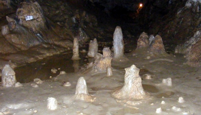 Ce legătură este între planeta Marte și România? Peștera Movila - pesteramovila-1337959308.jpg