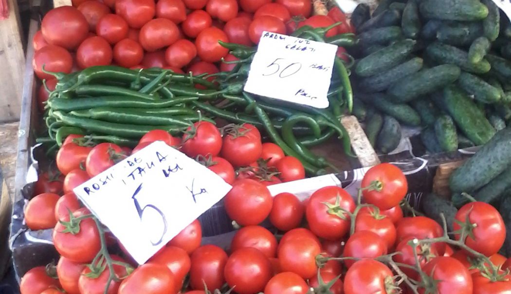 Care sunt legumele și fructele din piețe cu cele mai multe pesticide. Rezultatele testelor făcute de autorități
