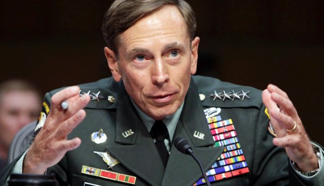 Petraeus își cere scuze pentru comportamentul care a dus la demisia sa din fruntea CIA - petraeus-1364395063.jpg