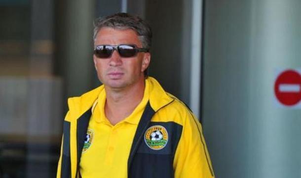 Fotbal / Dan Petrescu ar putea antrena în Premier League! - petrescu-1335021367.jpg