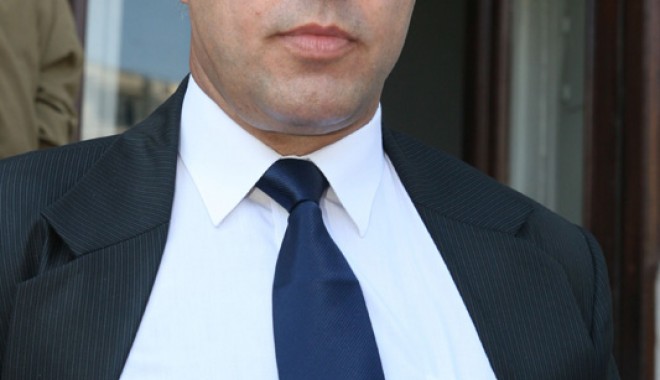 Pesedistul Petrică Miu, infiltrat în sufletul PDL - petricamiuincepereaanuluiscolar8-1322857710.jpg