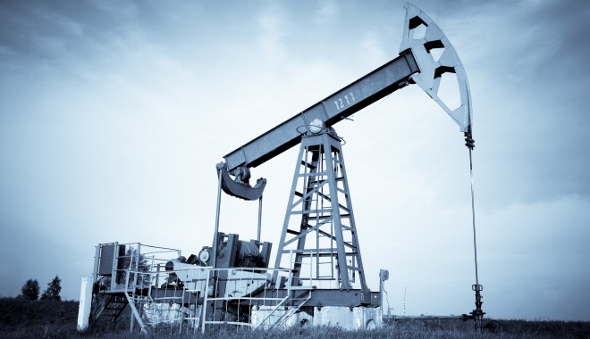 Prețul barilului de țiței continuă să scadă - petrol-1362763726.jpg