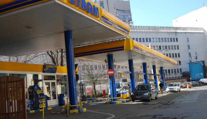 Revoltător/ PETROM a obținut profit record în 2011 pe buzunarele românilor - petrom-1329895235.jpg