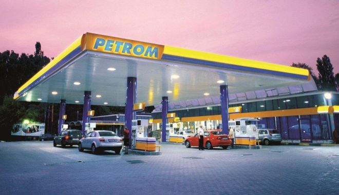 Magazinele din stațiile Petrom sunt preluate de Auchan România/ Tranzacția a fost autorizată de Consiliul Concurenței - petrom-1564057641.jpg