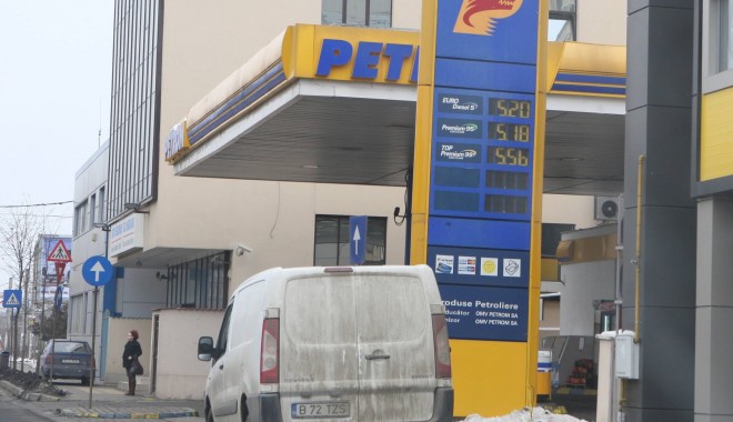 Petrom ieftinește carburanții, la miezul nopții - petrom0be29456c9-1358179523.jpg