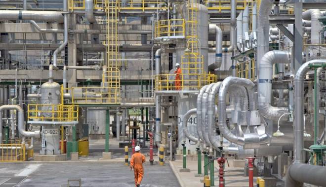 Studenții și absolvenții, așteptați să-și înceapă cariera în Rompetrol. Câte locuri sunt la Petromidia - petromidia-1422555836.jpg