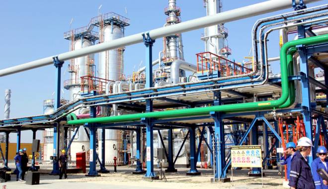 Rafinăria Petromidia a intrat în revizie generală. Costurile se ridică la 77 milioane USD - petromidia-1444572053.jpg
