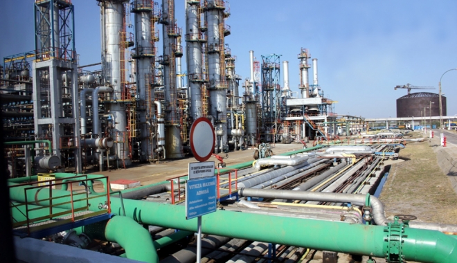 Rafinăriile Petromidia și Vega, performanțe istorice în 2016 - petromidia-1487254944.jpg