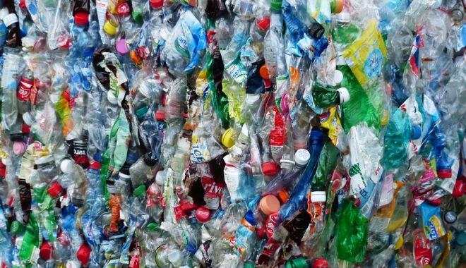 PET-ul, „prieten” cu românul. Aproape jumătate din populație preferă recipientele din plastic - peturi1-1631538701.jpg