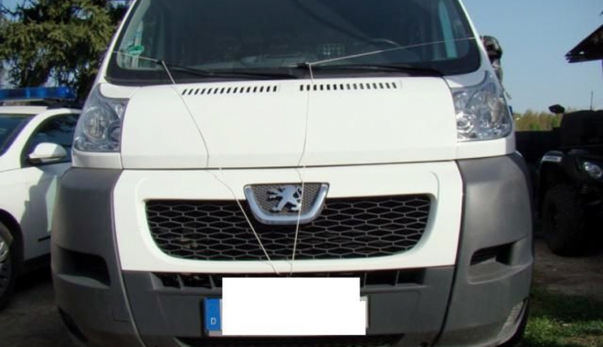 Țepe de Germania,  date de români. Un șofer s-a trezit că a cumpărat o mașină furată - peugeot-1459963295.jpg