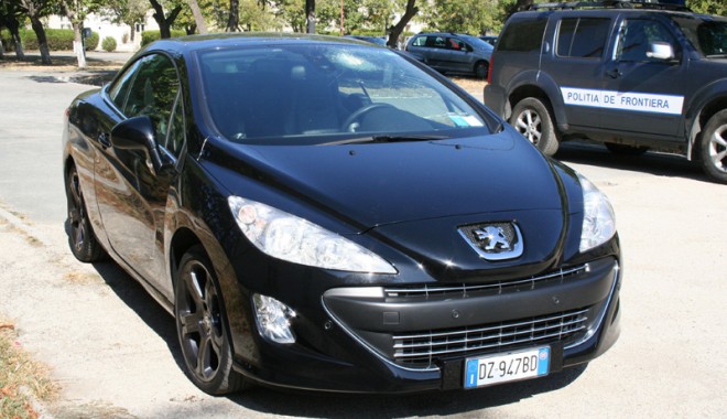 Peugeot furat din Italia, reținut în trafic la Năvodari - peugeot20308cc1-1317410393.jpg