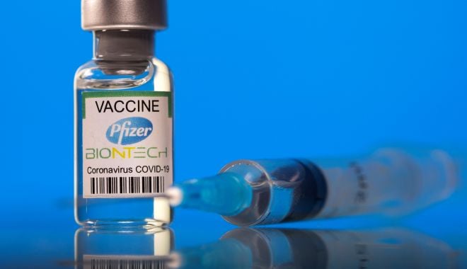 Directorul BioNTech estimează ca in 2022 ar putea fi nevoie de un vaccin îmbunătățit împotriva covid - pfizer-1633266938.jpg