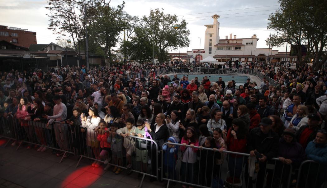 Ploaia a anulat concertul din această seară cu Lidia Buble și Misha, din Piațeta Cazino Mamaia