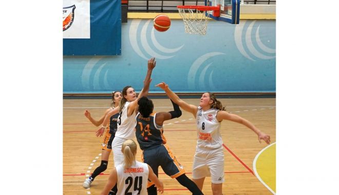 Phoenix CSU Simona Halep, galop de sănătate cu CSU Rookies Oradea - phoenix2-1615819651.jpg