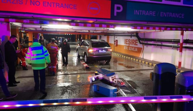 Accident rutier la City Park Mall. Un agent de pază a fost rănit - photo20190222183346-1550854031.jpg