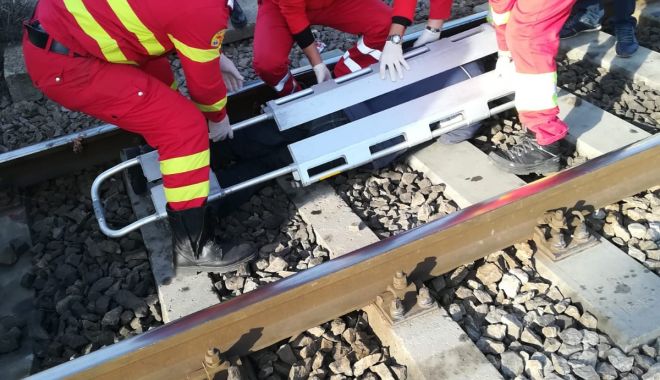 O persoană s-a aruncat în fața trenului, pe calea ferată, în dreptul străzii I.C. Brătianu. Victima ar fi rămas fără picioare - photo20190305162247-1551796049.jpg