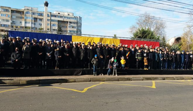 La mulți ani, România! Paradă militară pe bulevardul Alexandru Lăpușneanu / GALERIE FOTO - photo20191201111304-1575195083.jpg