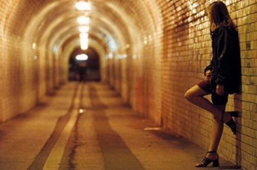 Cât câștigă pe an un proxenet în Franța de pe urma unei singure prostituate - photoverybig111520-1330455891.jpg