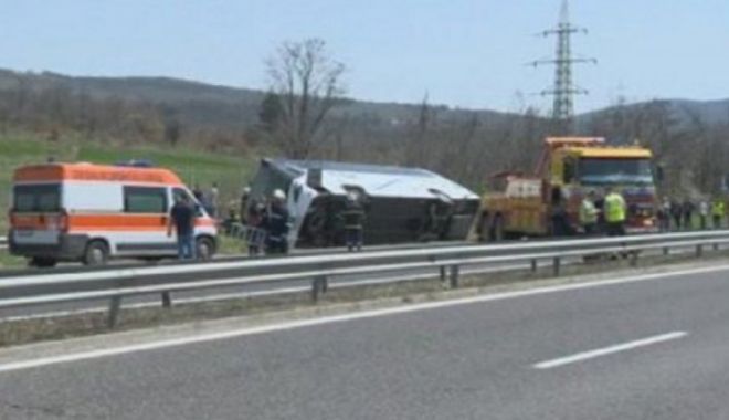 DOLIU NAȚIONAL, DUPĂ CE 10 OAMENI AU MURIT ÎNTR-UN ACCIDENT TERIBIL! - photoverybig18946878364200-1523645453.jpg