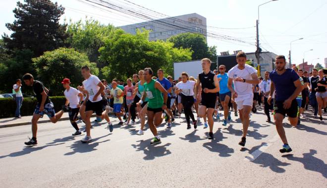 Piața Ovidiu, linia de start  a crosului universitar  