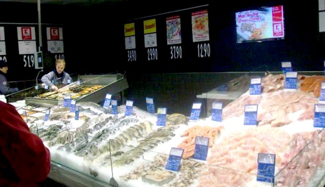 Kaufland și-a deschis piață de pește - piatapestekaufland-1383936388.jpg