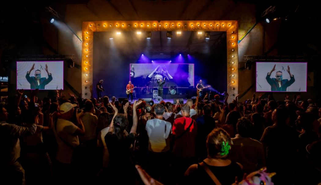 Mamaia și Constanța - „Weekendul Weekendurilor”. Concert Ștefan Bănică Jr. în Piațeta Cazino - piateta-1755323766.jpg