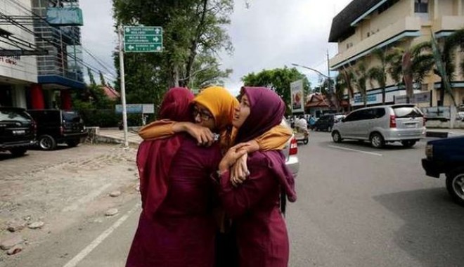 Cutremur puternic în largul estului Indoneziei - pic-1334998483.jpg