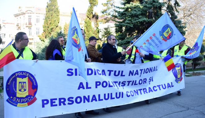 Polițiștii au început protestele: astăzi, pichetează sediul MAI - pichetarepolitisti-1583183659.jpg