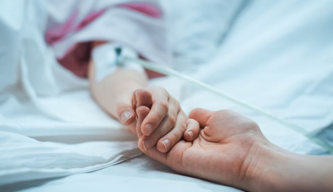 CAZ ȘOCANT! Un copil a ajuns în stare gravă la spital, din cauza malnutriției - picuandpicshandssmall-1683810830.jpg